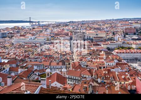 Vista aerea dal Castello di San Giorgio o Sao Jorge al centro storico di Lisbona, Portogallo Foto Stock