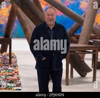 Design Museum, Londra, Regno Unito. 4th Apr, 2023. L'artista ai Weiwei svela la sua nuova grande mostra al Design Museum. Ai Weiwei: Making Sense mostra è la prima volta che l'artista si concentra sul design e l'architettura, con opere mai mostrate prima nel Regno Unito, nonché nuovi importanti pezzi esposti per la prima volta. Immagine: Ai Weiwei. Credit: Malcolm Park/Alamy Live News Foto Stock