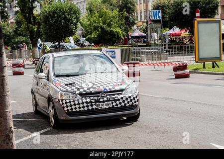 Marosvasarhely/ Transilvania - 23 giugno 2018: Opel corsa esibendosi durante il Super Rally Trofeul Targu Mures. Foto Stock