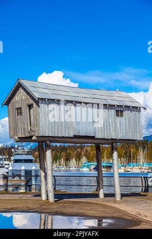 Installazione di opere d'arte lungo il lungomare di Vancouver in Canada Foto Stock