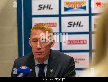 VŠxjš, Svezia, 4 aprile, 2023 Semifinale Vaxjo Lakers - Frolunda HC conferenza stampa Frolunda HC vince la terza semifinale da 0 -1 VŠxjš Lakers HC huvudtrŠnare Jšrgen Jšnsson (Head Coach) Credit: PEO Mšller/Alamy Live News Foto Stock