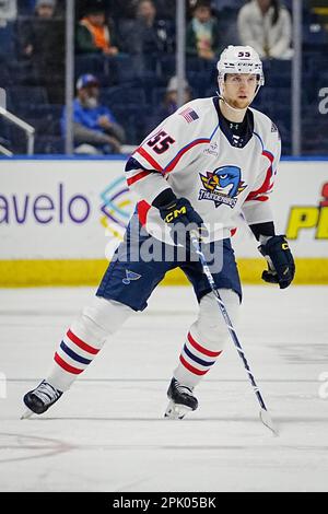 Bridgeport, Connecticut, Stati Uniti. 4th Apr, 2023. Springfield Thunderbirds Dmitri Samorukov (55) pattina durante una partita della American Hockey League contro i Bridgeport Islanders alla Total Mortgage Arena a Bridgeport, Connecticut. Rusty Jones/Cal Sport Media/Alamy Live News Foto Stock