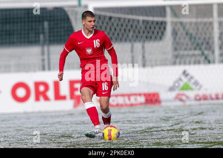 Cracovia, Polonia. 28th Mar, 2023. Wiktor Matyjewicz di Polonia in azione durante il Campionato europeo Under-19 2023-Elite round Match tra Polonia e Serbia al Centro di addestramento di Cracovia. Punteggio finale; Polonia 2:2 Serbia. Credit: SOPA Images Limited/Alamy Live News Foto Stock