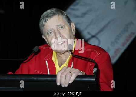 Jerry Lewis conduce una conferenza stampa insieme a un incontro di accoglienza con le famiglie afflitte dalla distrofia muscolare, in vista del suo concerto comico "Raugh for Life" che si terrà a Sydney il 21st settembre. Sydney, Australia - 16.09.09 Foto Stock