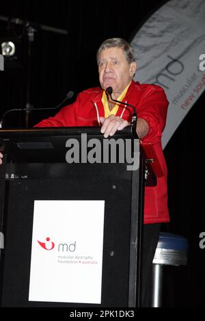 Jerry Lewis conduce una conferenza stampa insieme a un incontro di accoglienza con le famiglie afflitte dalla distrofia muscolare, in vista del suo concerto comico "Raugh for Life" che si terrà a Sydney il 21st settembre. Sydney, Australia - 16.09.09 Foto Stock