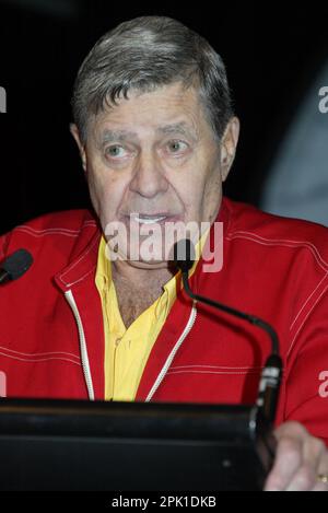 Jerry Lewis conduce una conferenza stampa insieme a un incontro di accoglienza con le famiglie afflitte dalla distrofia muscolare, in vista del suo concerto comico "Raugh for Life" che si terrà a Sydney il 21st settembre. Sydney, Australia - 16.09.09 Foto Stock