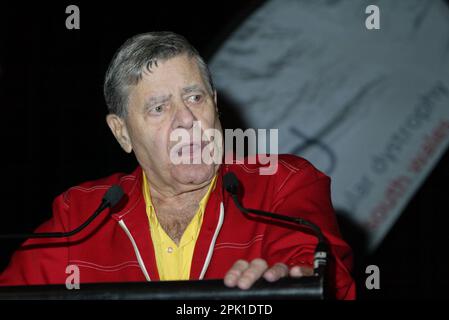 Jerry Lewis conduce una conferenza stampa insieme a un incontro di accoglienza con le famiglie afflitte dalla distrofia muscolare, in vista del suo concerto comico "Raugh for Life" che si terrà a Sydney il 21st settembre. Sydney, Australia - 16.09.09 Foto Stock