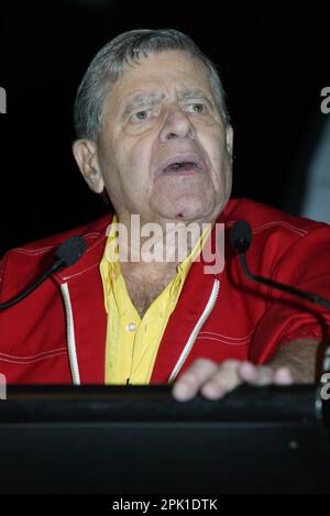 Jerry Lewis conduce una conferenza stampa insieme a un incontro di accoglienza con le famiglie afflitte dalla distrofia muscolare, in vista del suo concerto comico "Raugh for Life" che si terrà a Sydney il 21st settembre. Sydney, Australia - 16.09.09 Foto Stock