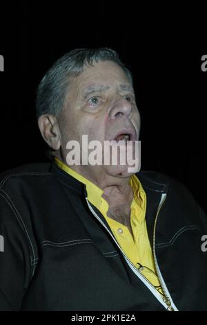 Jerry Lewis conduce una conferenza stampa insieme a un incontro di accoglienza con le famiglie afflitte dalla distrofia muscolare, in vista del suo concerto comico "Raugh for Life" che si terrà a Sydney il 21st settembre. Sydney, Australia - 16.09.09 Foto Stock