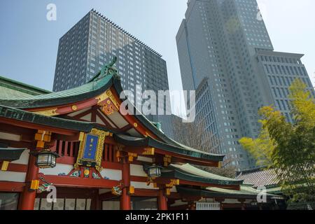 Tokyo, Giappone - 9 marzo 2023: Dettaglio del Santuario dell'Hile a Chiyoda, Tokyo, Giappone. Foto Stock