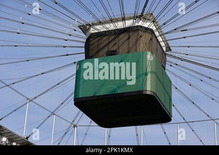 Francoforte, Germania. 04th Apr, 2023. Firo : 4th aprile 2023, calcio, Coppa DFB, Stagione 2022/2023, quarti di finale, Eintracht Francoforte - Union Berlin 2:0 video cube Deutsche Bank Park Credit: dpa/Alamy Live News Foto Stock