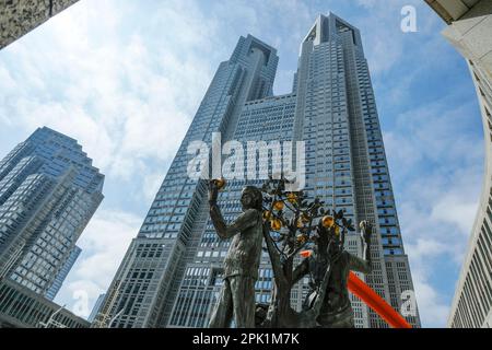 Tokyo, Giappone - 6 marzo 2023: Vista dell'edificio governativo metropolitano di Tokyo a Tokyo, Giappone. Foto Stock