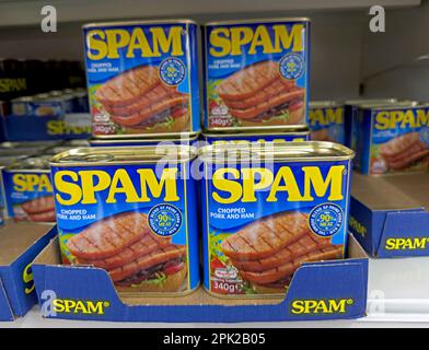 Barattoli di Spam, maiale tritato e prosciutto, concessi in licenza da Hormel Foods Foto Stock