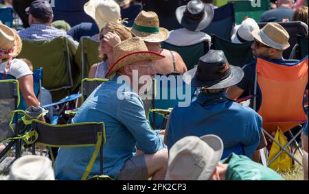 Al Maverick americana Festival c'erano tantissimi cappelli da cowboy Foto Stock