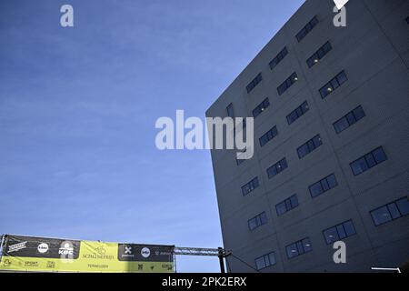 Terneuzen, Paesi Bassi. 05th Apr, 2023. L'immagine mostra l'inizio della gara maschile della 111th° edizione del 'Scheldejs', un giorno di ciclismo, 205, a 2 km da Terneuzen, Paesi Bassi a Schoten, Belgio, mercoledì 05 aprile 2023. FOTO DI BELGA JASPER JACOBS Credit: Belga News Agency/Alamy Live News Foto Stock