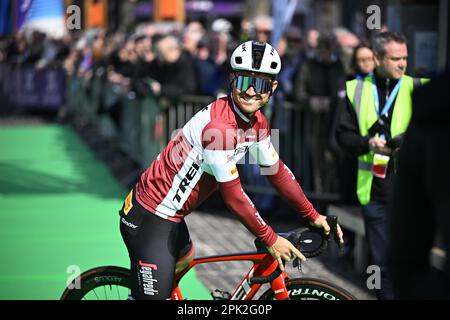 Terneuzen, Paesi Bassi. 05th Apr, 2023. Emils Liepins lettone di Trek-Segafredo nella foto all'inizio della gara maschile della 111th° edizione della 'Scheldejs', 205, 2 km da Terneuzen, Olanda a Schoten, Belgio mercoledì 05 aprile 2023. FOTO DI BELGA JASPER JACOBS Credit: Belga News Agency/Alamy Live News Foto Stock