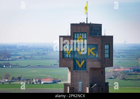 Diksmuide, Belgio. 05th Apr, 2023. L'immagine mostra il monumento di guerra IJzertoren (Yser Tower - Tour de l'Yser) a Diksmuide, nella foto di mercoledì 05 aprile 2023, durante una conferenza stampa sul suo restauro. BELGA PHOTO KURT DESPLENTER Credit: Belga News Agency/Alamy Live News Foto Stock