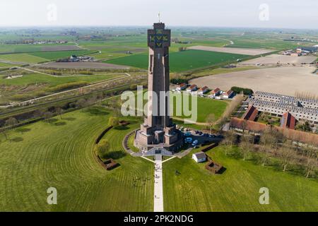 Diksmuide, Belgio. 05th Apr, 2023. L'immagine mostra il monumento di guerra IJzertoren (Yser Tower - Tour de l'Yser) a Diksmuide, nella foto di mercoledì 05 aprile 2023, durante una conferenza stampa sul suo restauro. BELGA PHOTO KURT DESPLENTER Credit: Belga News Agency/Alamy Live News Foto Stock