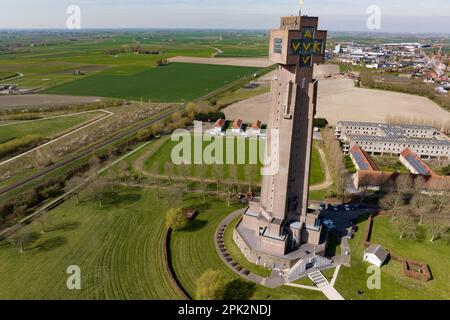 Diksmuide, Belgio. 05th Apr, 2023. L'immagine mostra il monumento di guerra IJzertoren (Yser Tower - Tour de l'Yser) a Diksmuide, nella foto di mercoledì 05 aprile 2023, durante una conferenza stampa sul suo restauro. BELGA PHOTO KURT DESPLENTER Credit: Belga News Agency/Alamy Live News Foto Stock