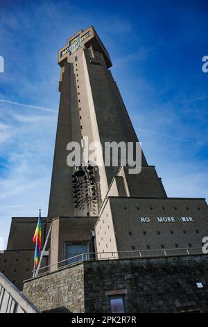 Diksmuide, Belgio. 05th Apr, 2023. L'immagine mostra il monumento di guerra IJzertoren (Yser Tower - Tour de l'Yser) a Diksmuide, nella foto di mercoledì 05 aprile 2023, durante una conferenza stampa sul suo restauro. BELGA PHOTO KURT DESPLENTER Credit: Belga News Agency/Alamy Live News Foto Stock