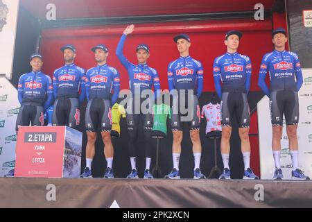 Viana, Spagna. 4th Apr, 2023. Alpecin-Deceuninck piloti durante la 2nd tappa del Paese Basco Itzulia tra Viana e Leitza, il 04 aprile 2023, a Viana, Spagna. (Foto di Alberto Brevers/Pacific Press/Sipa USA) Credit: Sipa USA/Alamy Live News Foto Stock