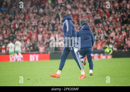 Bilbao, Spagna. 04th Apr, 2023. I giocatori DI CA Osasuna festeggiano l'equalizzatore durante la seconda tappa della semifinale della SM El Rey Cup tra Athletic Club e CA Osasuna, il 04 aprile 2023, allo stadio San Mames di Bilbao, Spagna. (Foto di Alberto Brevers/Pacific Press/Sipa USA) Credit: Sipa USA/Alamy Live News Foto Stock