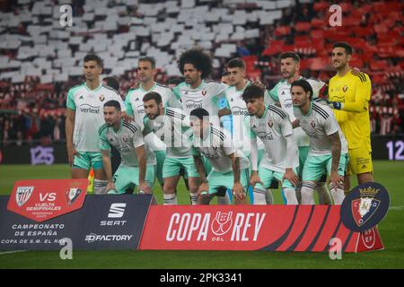 Bilbao, Spagna. 04th Apr, 2023. Le undici iniziali di CA Osasuna durante la seconda tappa delle semifinali della SM El Rey Cup tra Athletic Club e CA Osasuna, il 04 aprile 2023, allo stadio San Mames di Bilbao, Spagna. (Foto di Alberto Brevers/Pacific Press/Sipa USA) Credit: Sipa USA/Alamy Live News Foto Stock