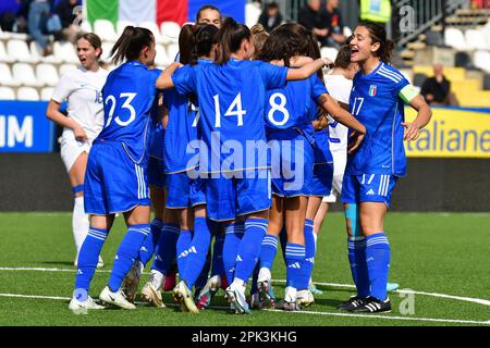 Stadio Silvio Piola, Vercelli, 05 aprile 2023, Primo gol di esultazione Italia durante il turno 2 - Qualifiers europei Under-19 - Grecia vs Italia - Campionato europeo di Calcio UEFA Foto Stock