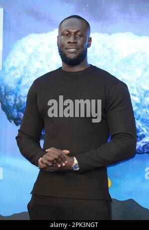 Stormzy partecipa alla prima britannica di 'NOPE' all'Odeon Luxe Leicester Square di Londra. Foto Stock