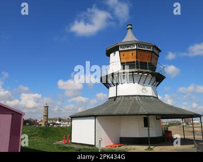 Una vista sia del Faro basso che del Faro alto di Harwich, entrambi costruiti nel 1818 per aiutare la navigazione nell'estuario e la navigazione delle rive di sabbia. Foto Stock