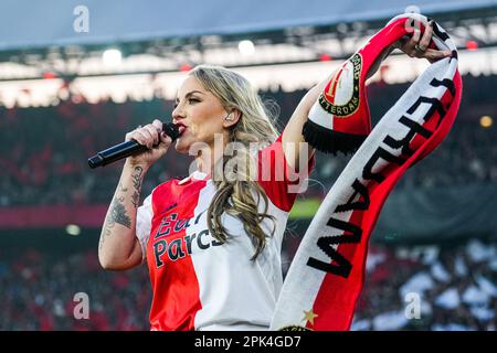 Rotterdam, Paesi Bassi - 05/04/2023, durante la partita tra Feyenoord e Ajax allo stadio Feijenoord De Kuip, il 5 aprile 2023 a Rotterdam, Paesi Bassi. (Da Box a Box Pictures/Tom Bode) Foto Stock