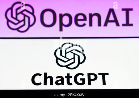 Brasile. 5th Apr, 2023. In questa foto, il logo ChatGPT è visualizzato su uno smartphone e il logo della società OpenAI sullo sfondo. (Credit Image: © Rafael Henrique/SOPA Images via ZUMA Press Wire) SOLO PER USO EDITORIALE! Non per USO commerciale! Foto Stock