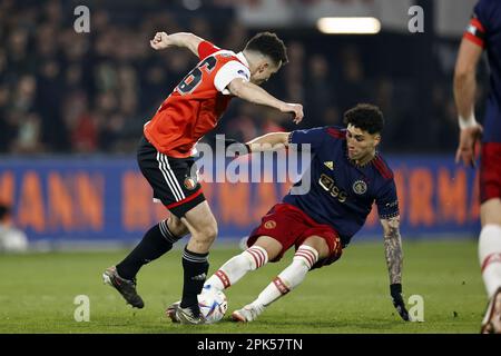 ROTTERDAM - (LR) Oussama Idrissi di Feyenoord, Jorge Sanchez di Ajax durante la Semifinale della KNVB Cup match tra Feyenoord e Ajax a Feyenoord Stadion de Kuip il 5 aprile 2023 a Rotterdam, Paesi Bassi ANP MAURICE VAN STEEN Foto Stock