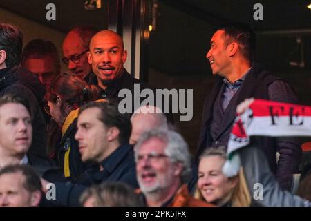 Rotterdam, Paesi Bassi - 05/04/2023, Nigel de Jong, Giovanni van Brockhorst durante la partita tra Feyenoord e Ajax allo Stadion Feijenoord De Kuip il 5 aprile 2023 a Rotterdam, Paesi Bassi. (Da Box a Box Pictures/Yannick Verhoeven) Foto Stock