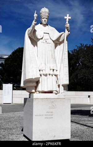 Statua di Papa Pio XII, Santuario di Fatima, Fatima, Ourem, Santarem, Portogallo Foto Stock