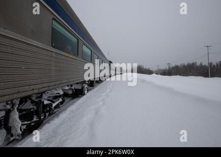 Via Rail fermata alla stazione Thompson presso il parco industriale di Thompson, Manitoba, Canada Foto Stock