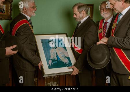 Membri della sezione amici della Royalty britannica - tedesca di Nettetal , il club si prepara a celebrare re Carlo III in Germania Foto Stock