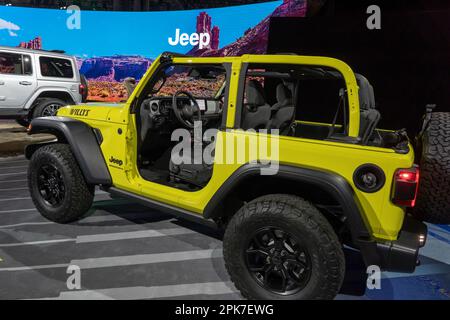 NEW YORK, NEW YORK - 05 APRILE: La nuova Jeep Wrangler Willys 2024 vista all'International Auto Show rassegna stampa al Jacob Javits Convention Center il 5 aprile 2023 a New York City. Foto Stock