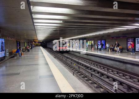 PORTO, PORTOGALLO - 1 NOVEMBRE 2022 stazione della metropolitana di Porto Foto Stock