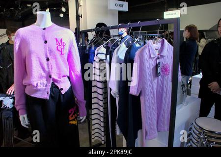 Tokyo, Giappone. 06th Apr, 2023. Una panoramica generale del pop-up multi-brand moda sudcoreano MUSINSA a Tokyo, Giappone, giovedì 6 aprile 2023. Foto di Keizo Mori/UPI Credit: UPI/Alamy Live News Foto Stock