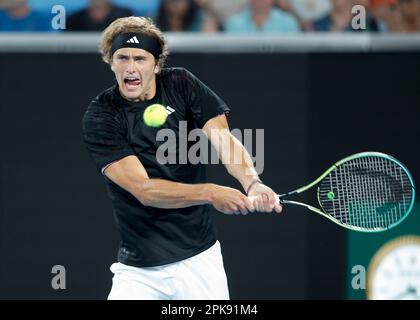 Alexander Zverev di Germania in azione al torneo di tennis Australian Open 2023, Melbourne Park, Melbourne, Victoria, Australia. Foto Stock