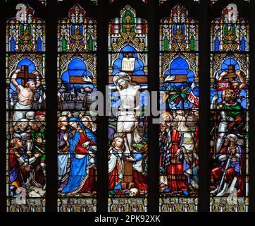 St Nicholas Cathedral Church, Newcastle upon Tyne, Tyne and Wear, Inghilterra, Regno Unito. Vetrata: Crocifissione Foto Stock