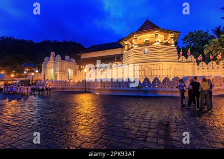 Tooth tempio a Kandy in Sri Lanka, santuario buddista Foto Stock