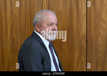 04/06/2023 - BRASILIA, COLAZIONE CON IL PRESIDENTE - il Presidente della Repubblica, Luiz Inacio Lula da Silva, partecipa alla colazione con i giornalisti, presso il Palazzo Planalto, giovedì 6th aprile. Foto: Mateus Bonomi/AGIF/Sipa USA Foto Stock