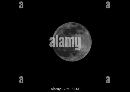 Luna piena 'rosa' Foto Stock