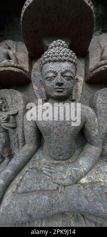 07 22 2007 statua in rovina nel patrimonio buddista sito scavato Ratnagiri significa collina di gioielli tra i fiumi Brahmani e Birupa Jajpur distretto. Foto Stock