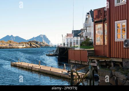 Norvegia, Lofoten, Austvagoya, villaggio di pescatori Kabelvag, porto Foto Stock