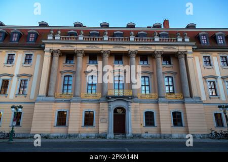 06.05.2018, Germania, Turingia, Weimar - edificio principale (1770) della SCUOLA di musica FRANZ LISZT di Weimar presso la Platz der Demokratie. 00A180506D487C Foto Stock