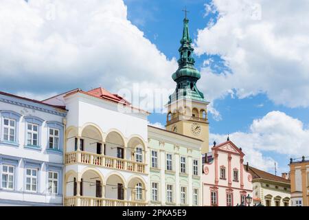 Novy Jicin (Neu Titschein, Neutitschein), Piazza Masarykovo con la Chiesa dell'Assunzione della Vergine Maria a Moravskoslezsky, Regione Moravo-Slesiana (Regione Mährisch-schlesische), Repubblica Ceca Foto Stock