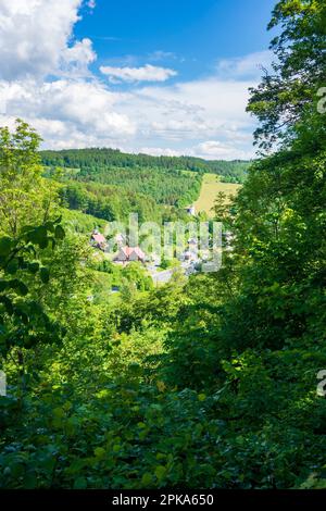 Mala Moravka (Klein Mohrau), vista di Mala Moravka (Klein Mohrau) dalla collina della cappella (Kapli?kovy vrch) a Moravskoslezsky, regione moravo-silesiana (regione Mährisch-schlesische), Repubblica Ceca Foto Stock